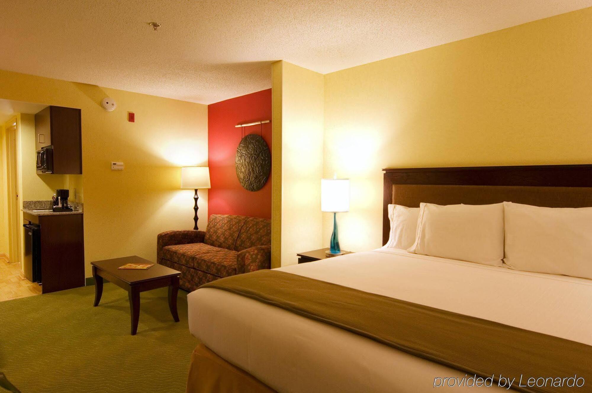 Holiday Inn Express Hotel & Suites Greenville-I-85 & Woodruff Road By Ihg Екстериор снимка